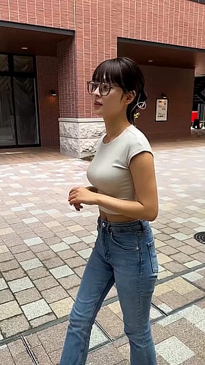 Cute in glasses'