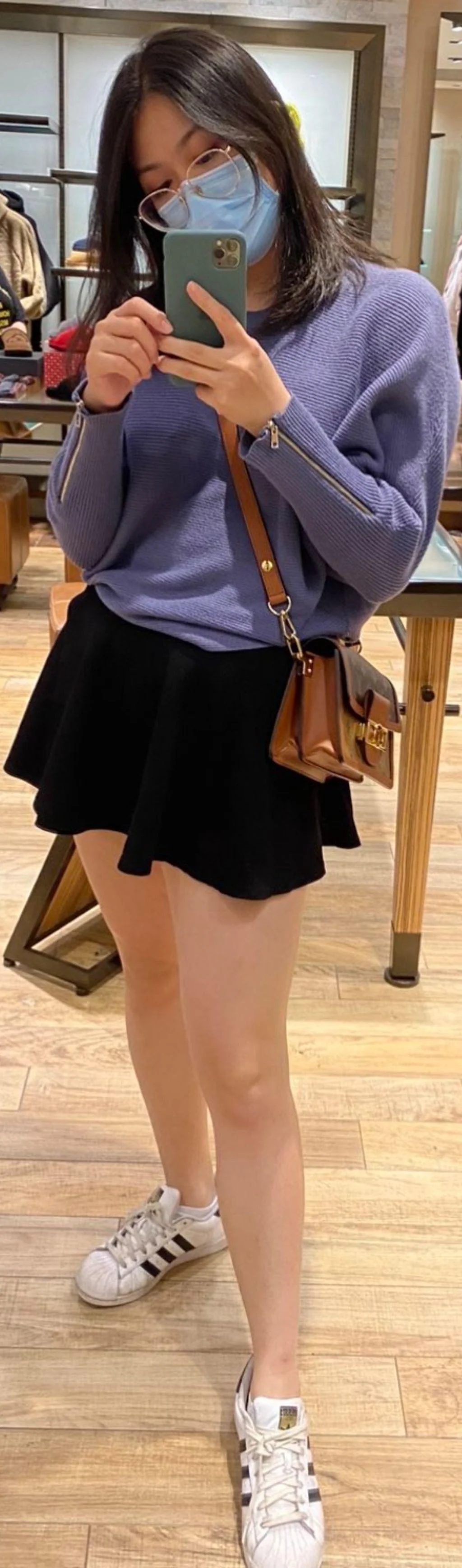 Short skirt picture 1 of 1