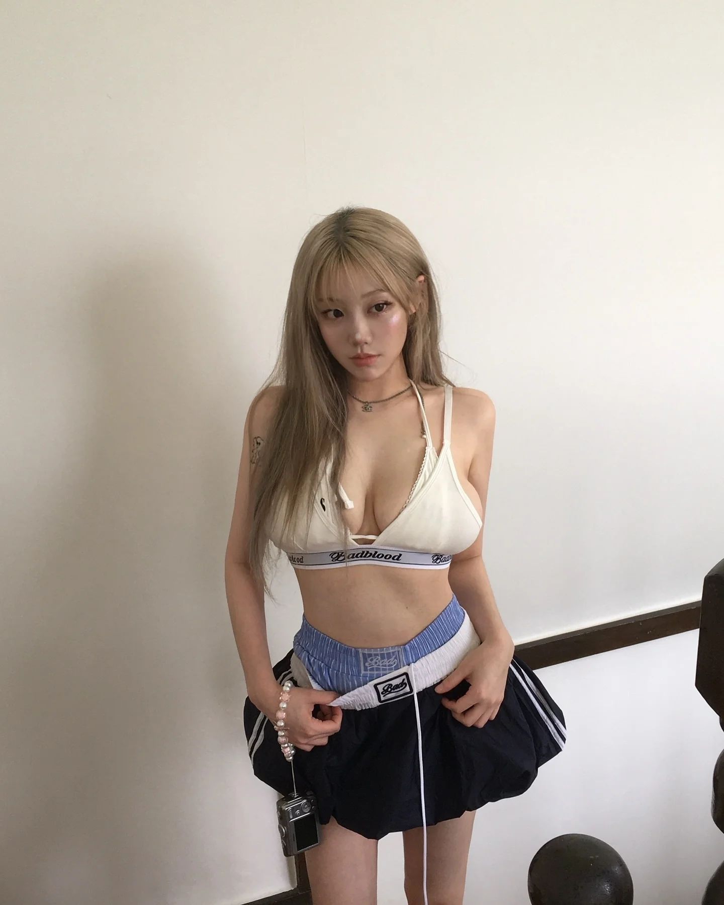 Asian blonde picture 2 of 7