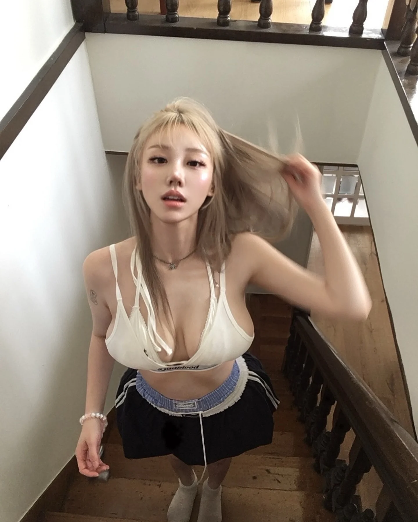 Asian blonde picture 7 of 7