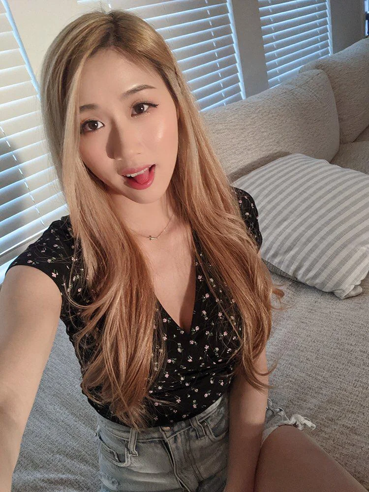 Asian blonde picture 1 of 1