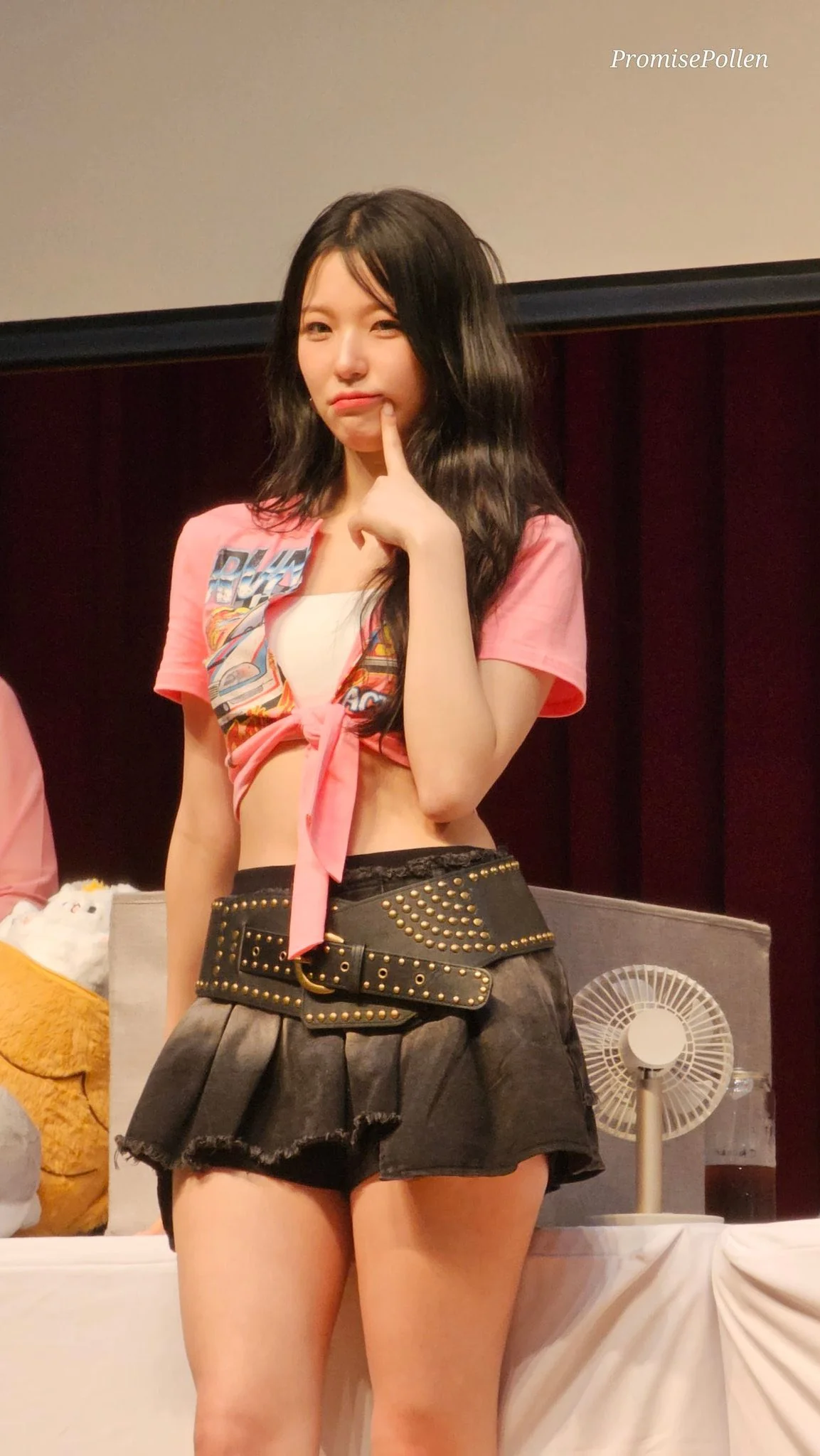 fromis_9 - Jiheon picture 1 of 2