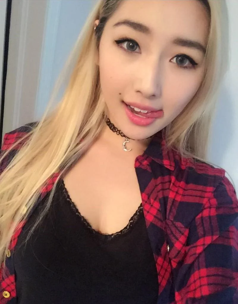 Asian blonde picture 1 of 1