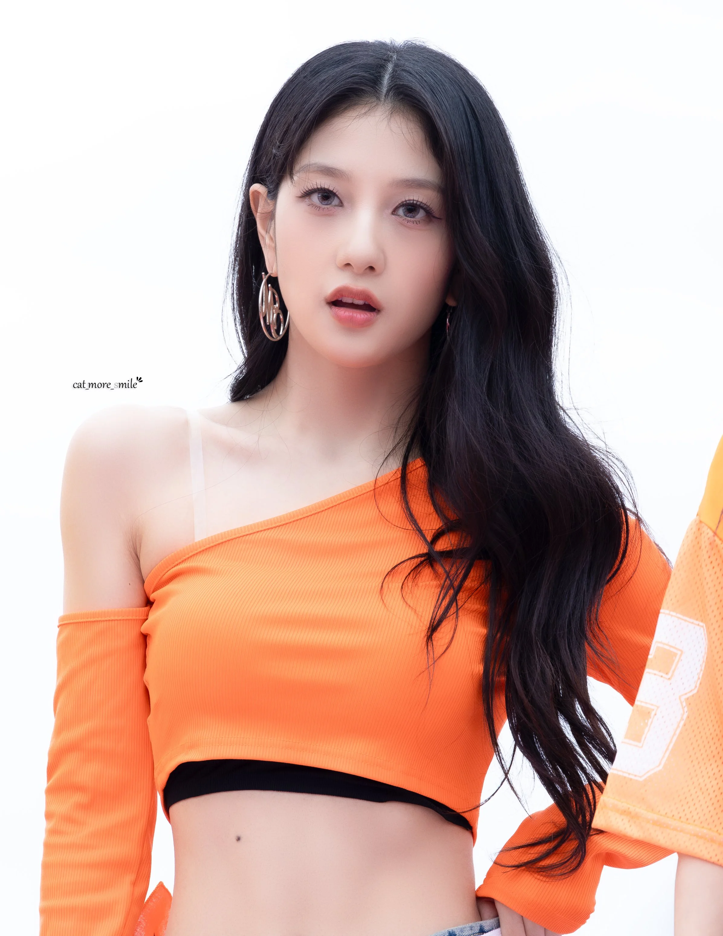 fromis_9 - Seoyeon picture 1 of 2