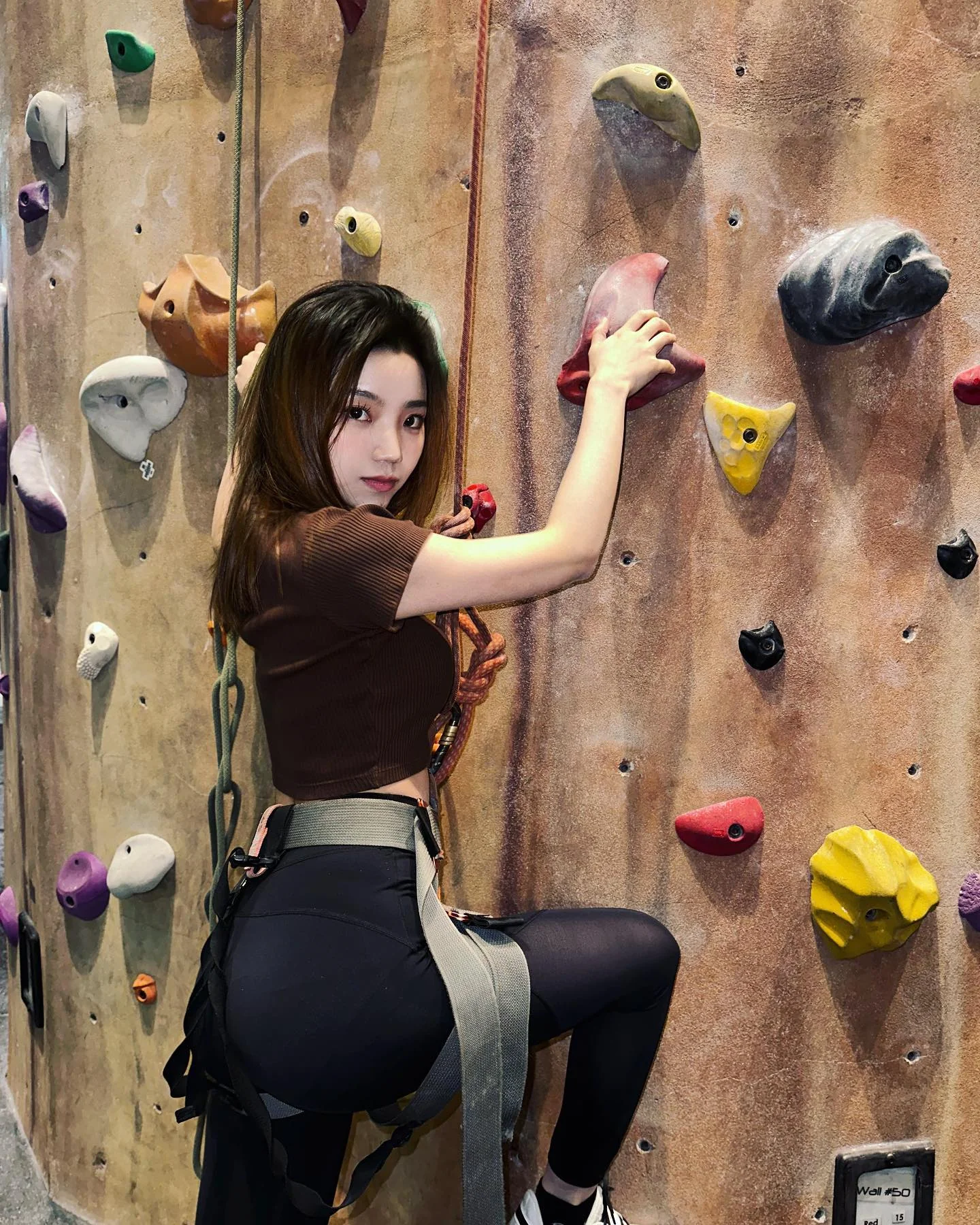 Fit Climbing Girl picture 3 of 4