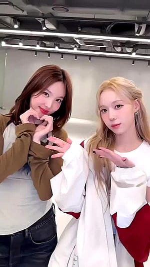 Winter & Nayeon'