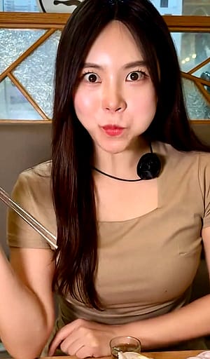 She makes cooking and mukbang vids'