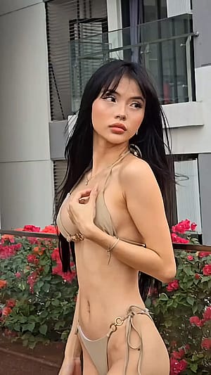 Sexy asian chic'