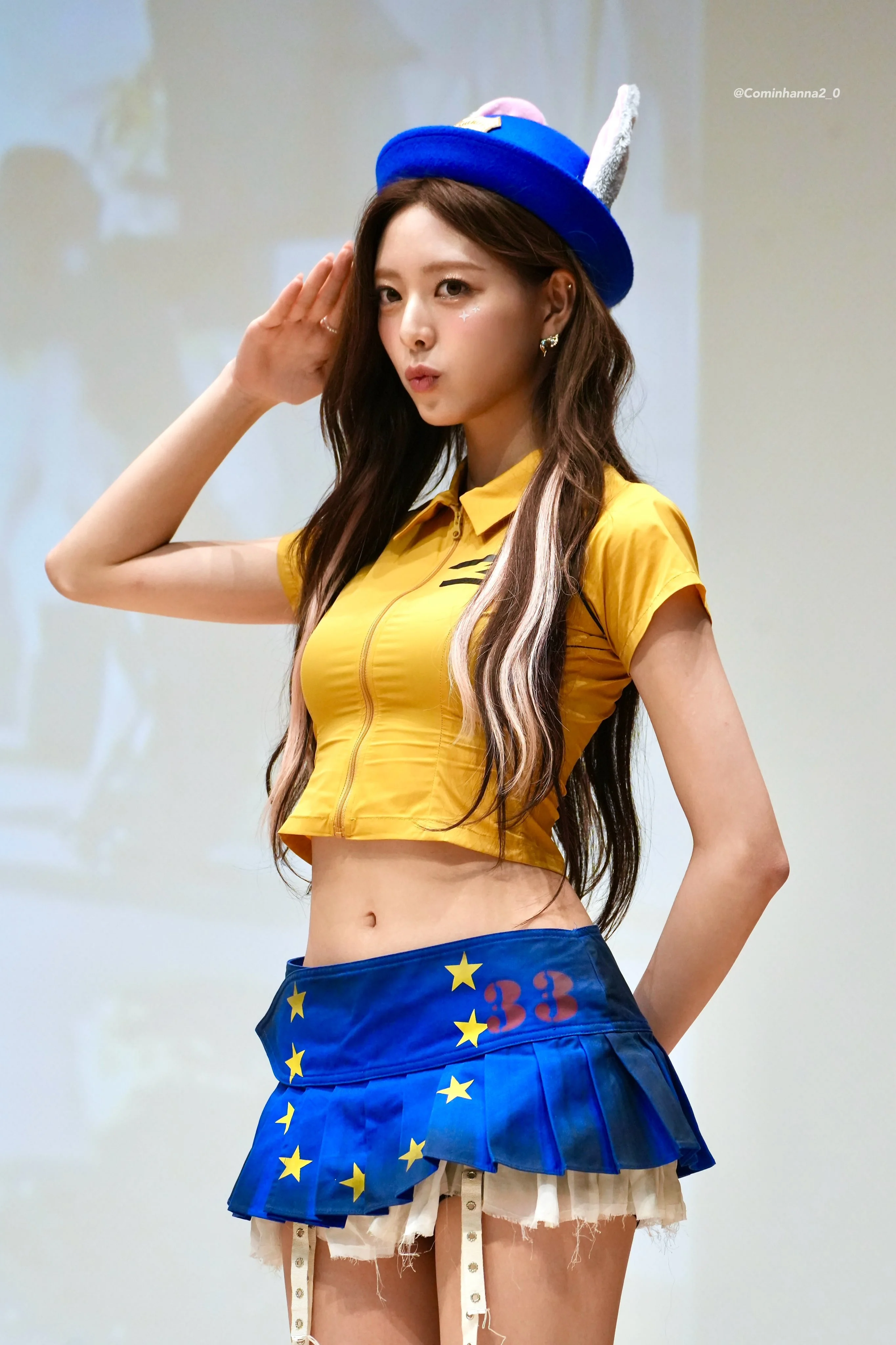 ITZY - Yuna picture 1 of 2