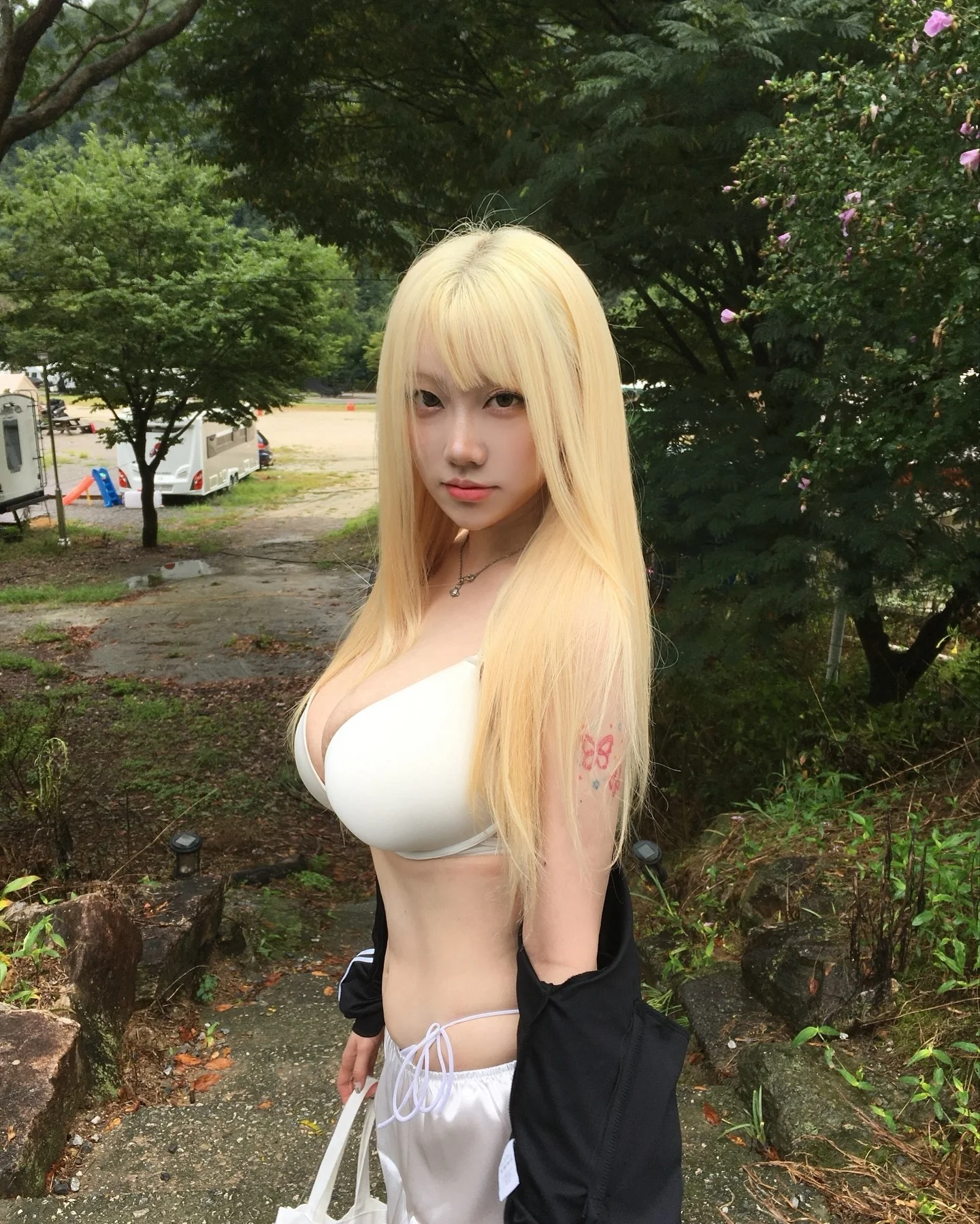 Asian blonde picture 1 of 3