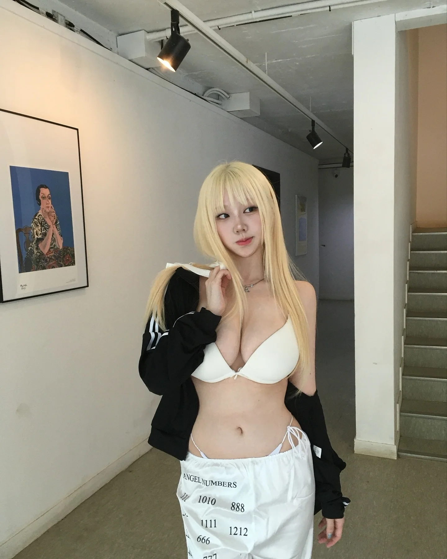 Asian blonde picture 2 of 3