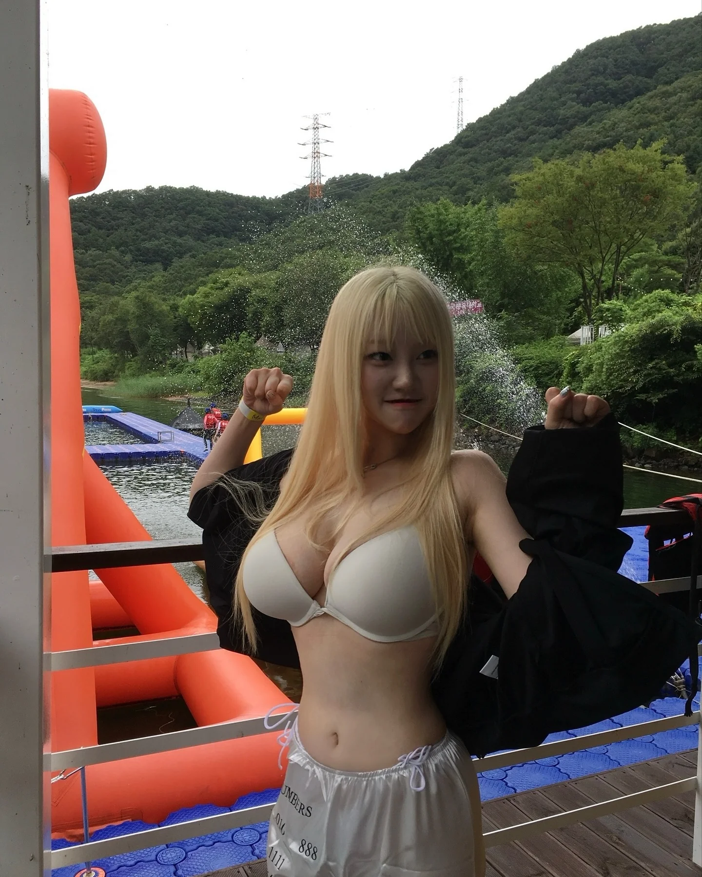 Asian blonde picture 2 of 2