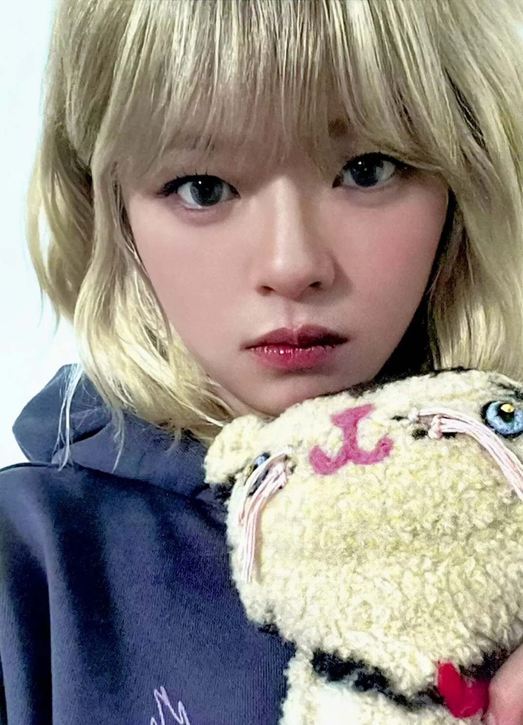 Jeongyeon picture 1 of 1