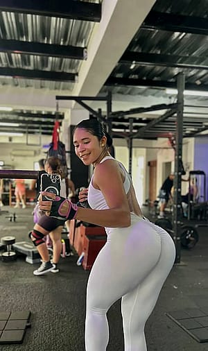 Gimme that booty pump'