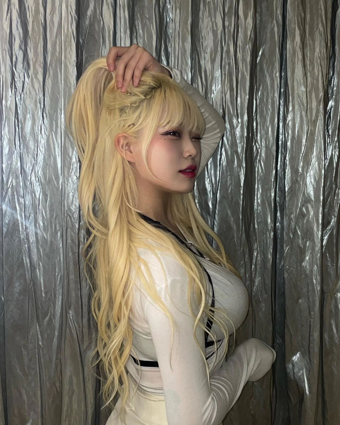 Korean blonde picture 5 of 12