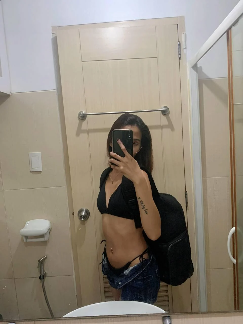 Heading to the gym not just for the workout, but to spot some hot guys too picture 1 of 1