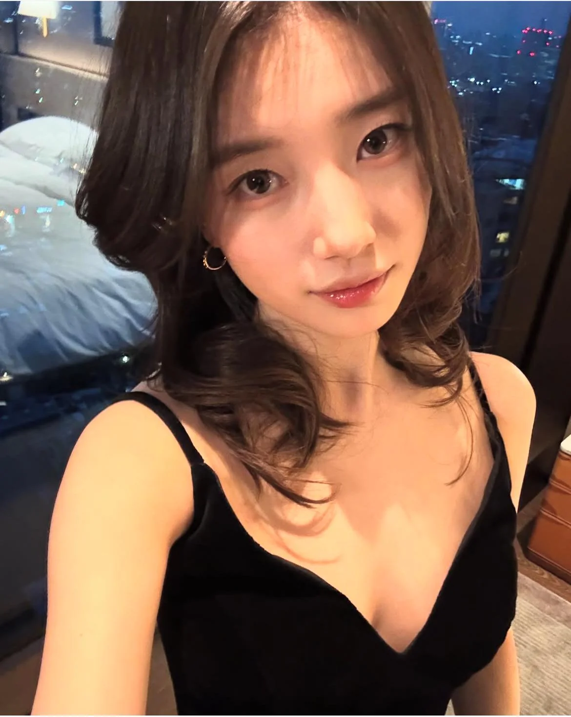 Suzy picture 2 of 2