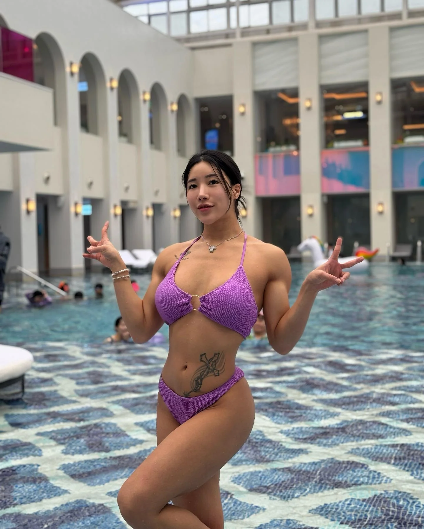 Sara Choi picture 1 of 1