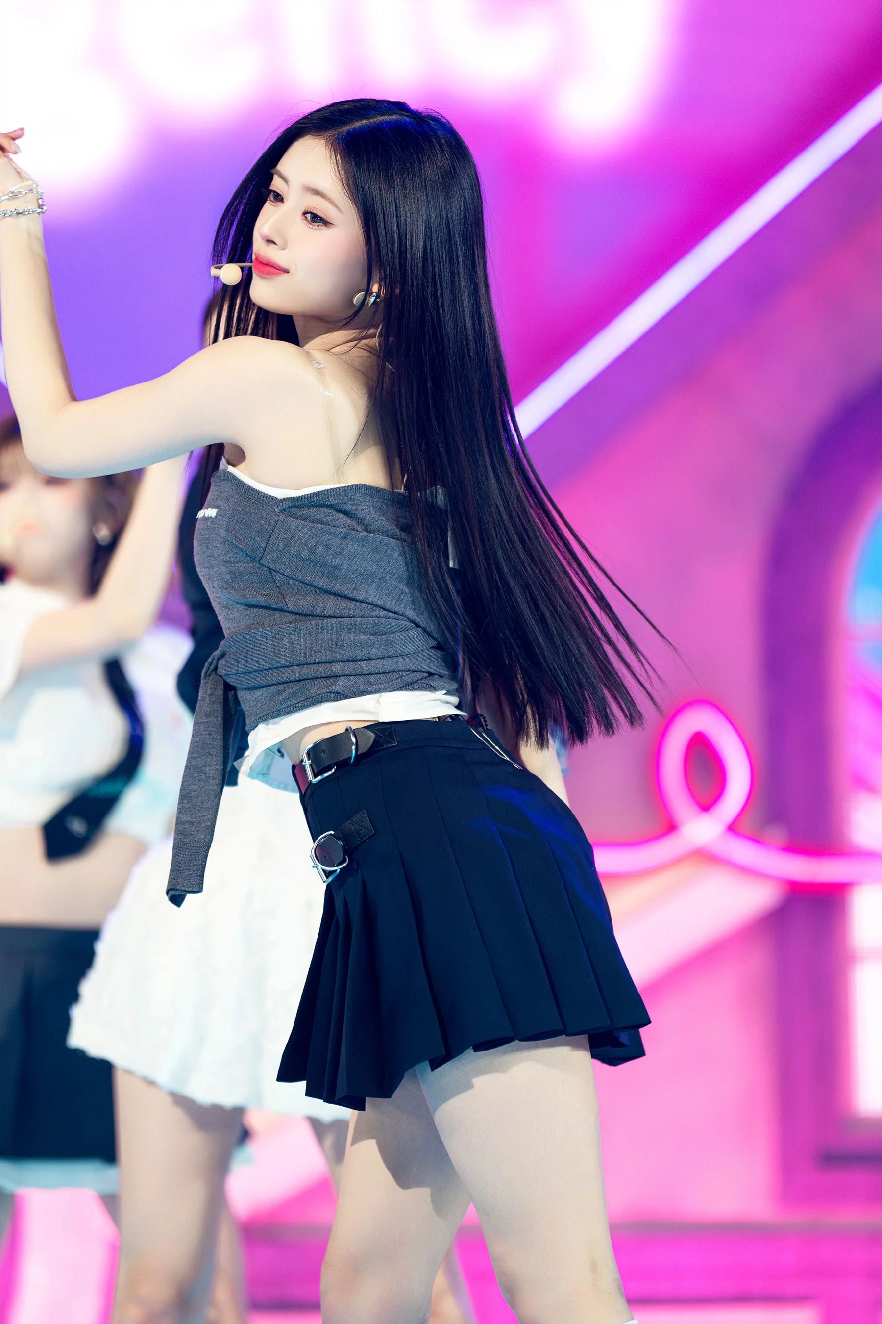 NiziU Rima picture 2 of 3