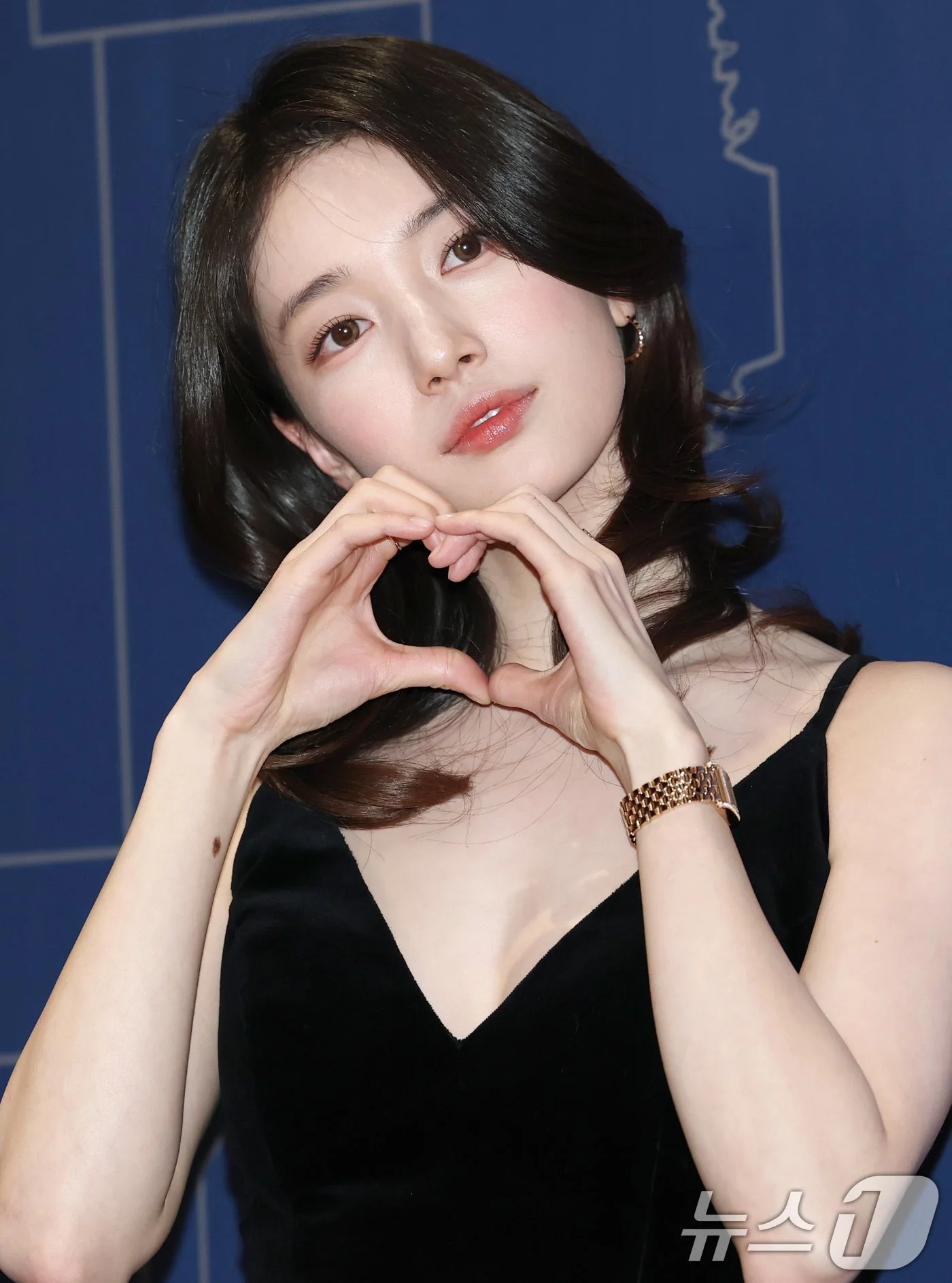 Suzy picture 3 of 6