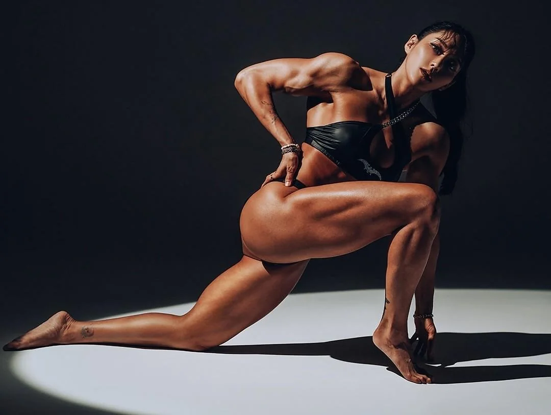 Lee Seo picture 1 of 5