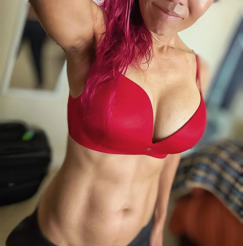Selfie of my fit abs picture 1 of 1