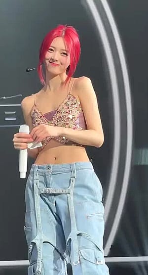 ITZY - Yuna'