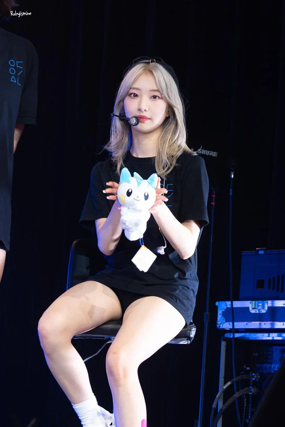 Yeojin picture 1 of 2