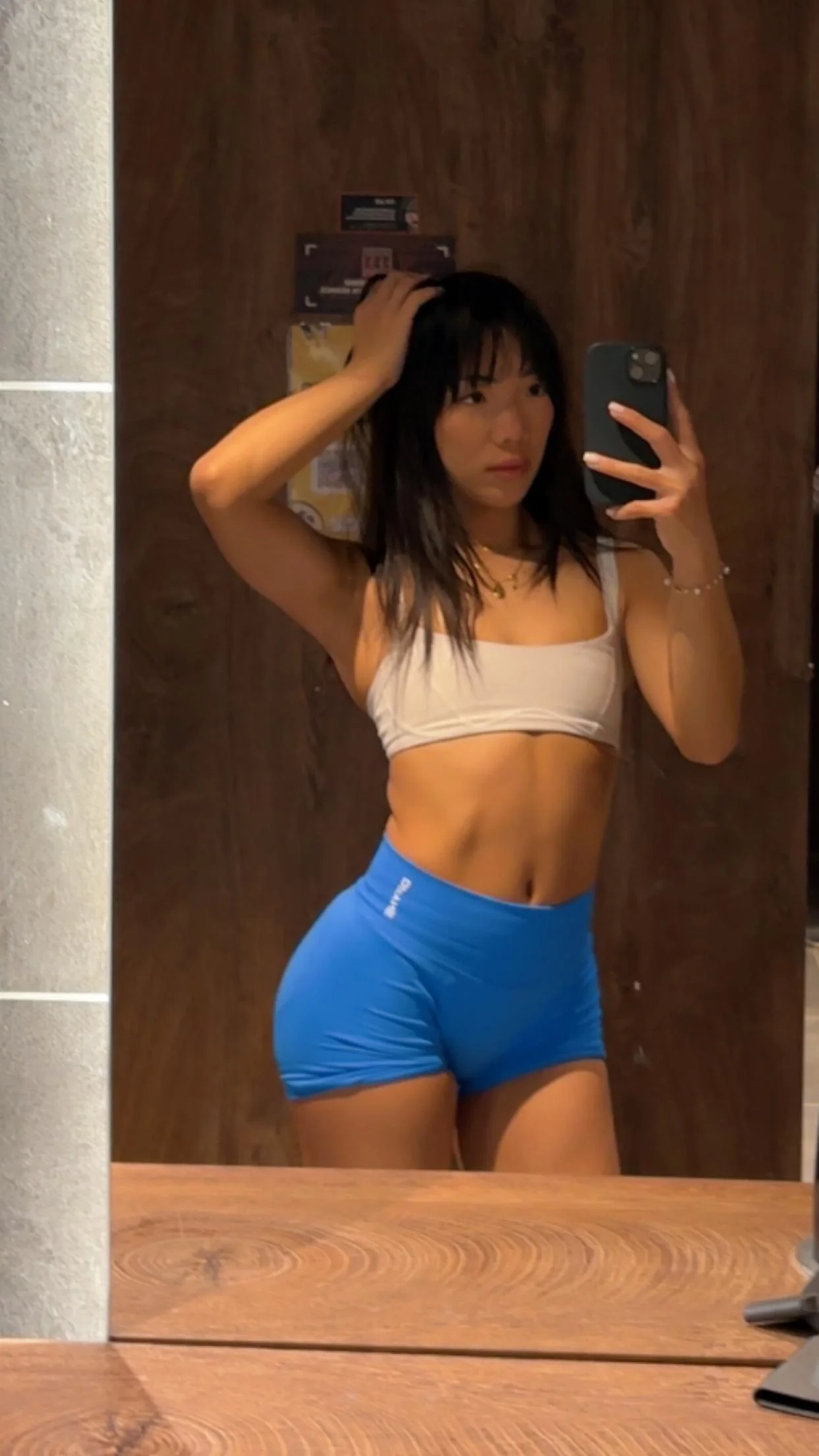 mirror selfie after a gym sesh >>>>> picture 1 of 2