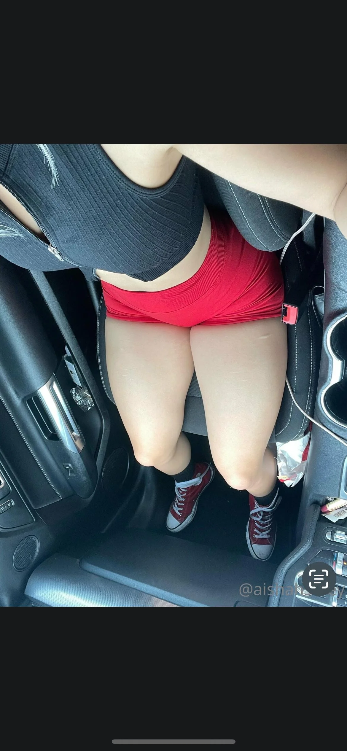 Aishah Sofey big thighs picture 5 of 5