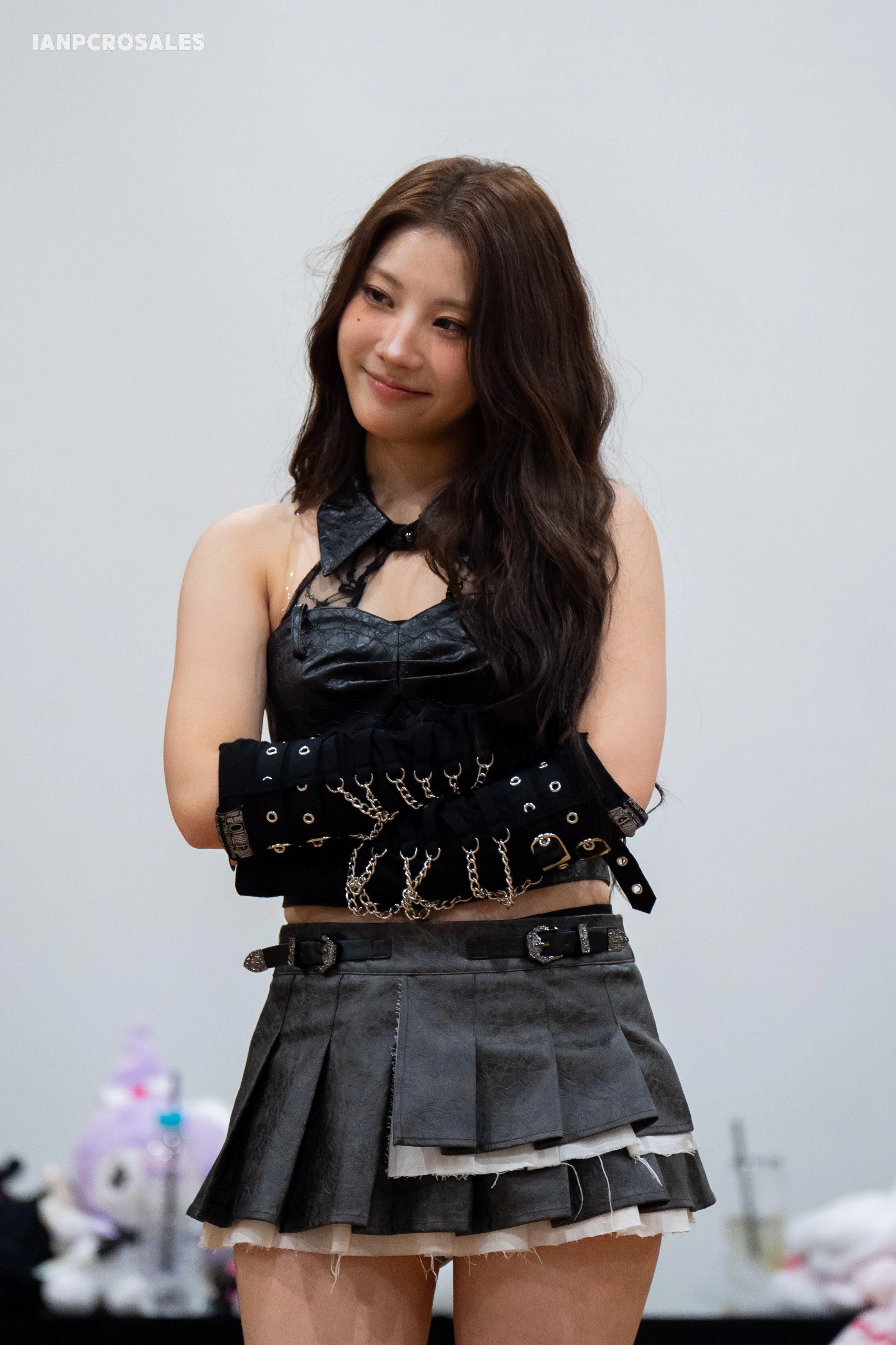 Purple Kiss Chaein picture 1 of 1