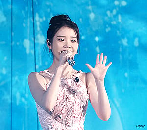 241004 IU'