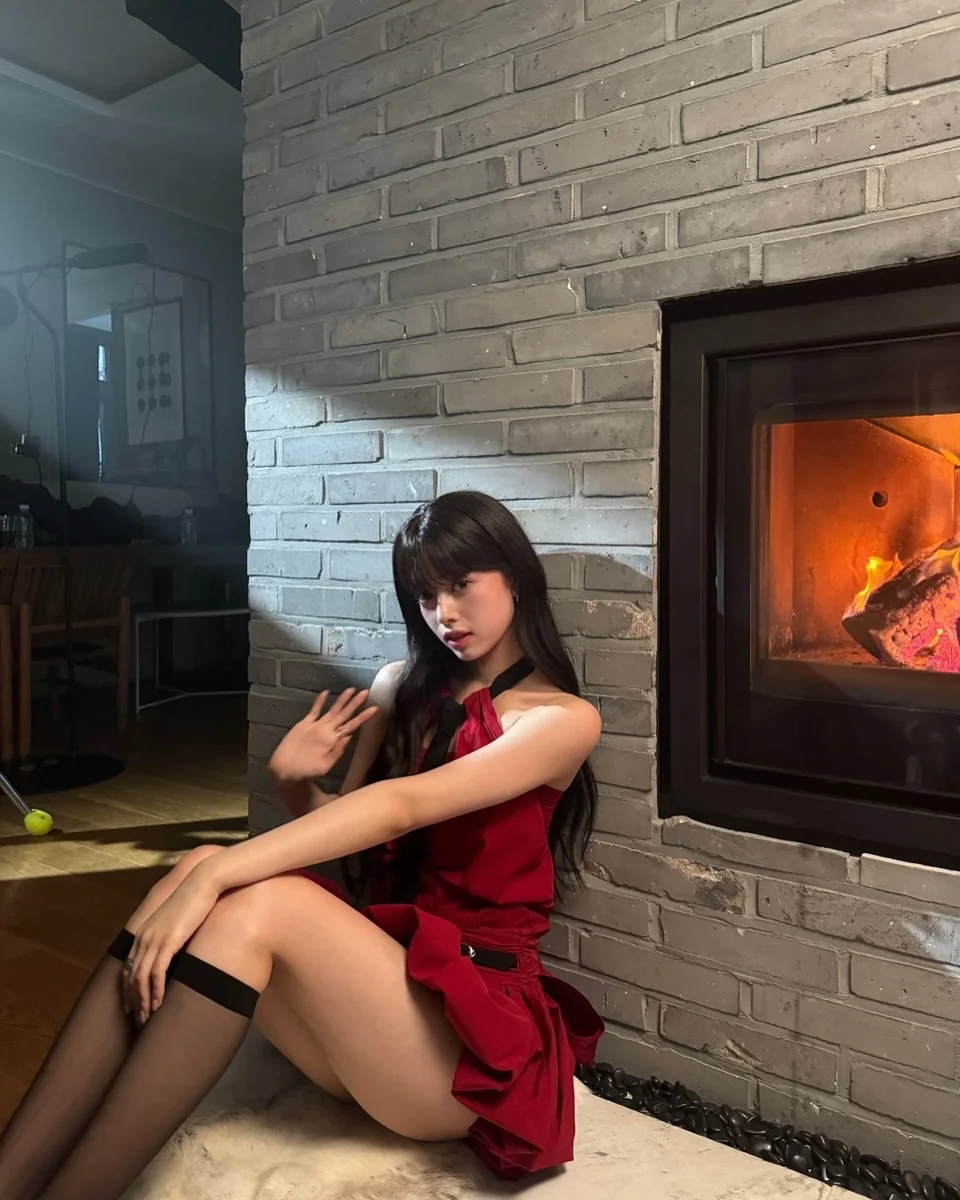 NiziU Rima picture 1 of 2