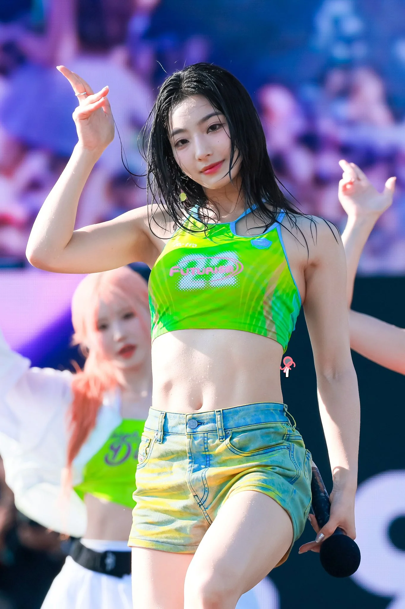 fromis_9 Saerom picture 1 of 4