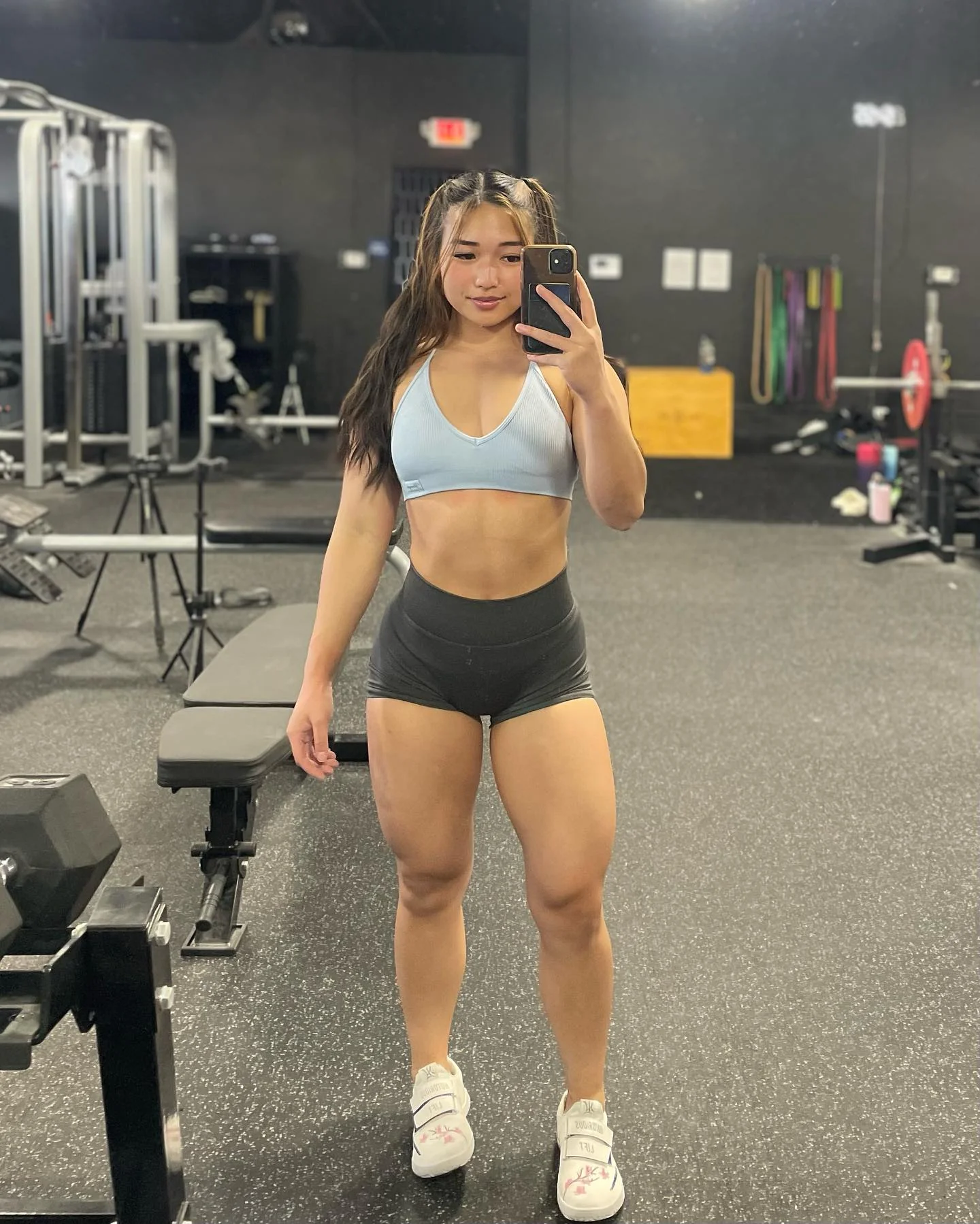 Sydnee picture 4 of 5
