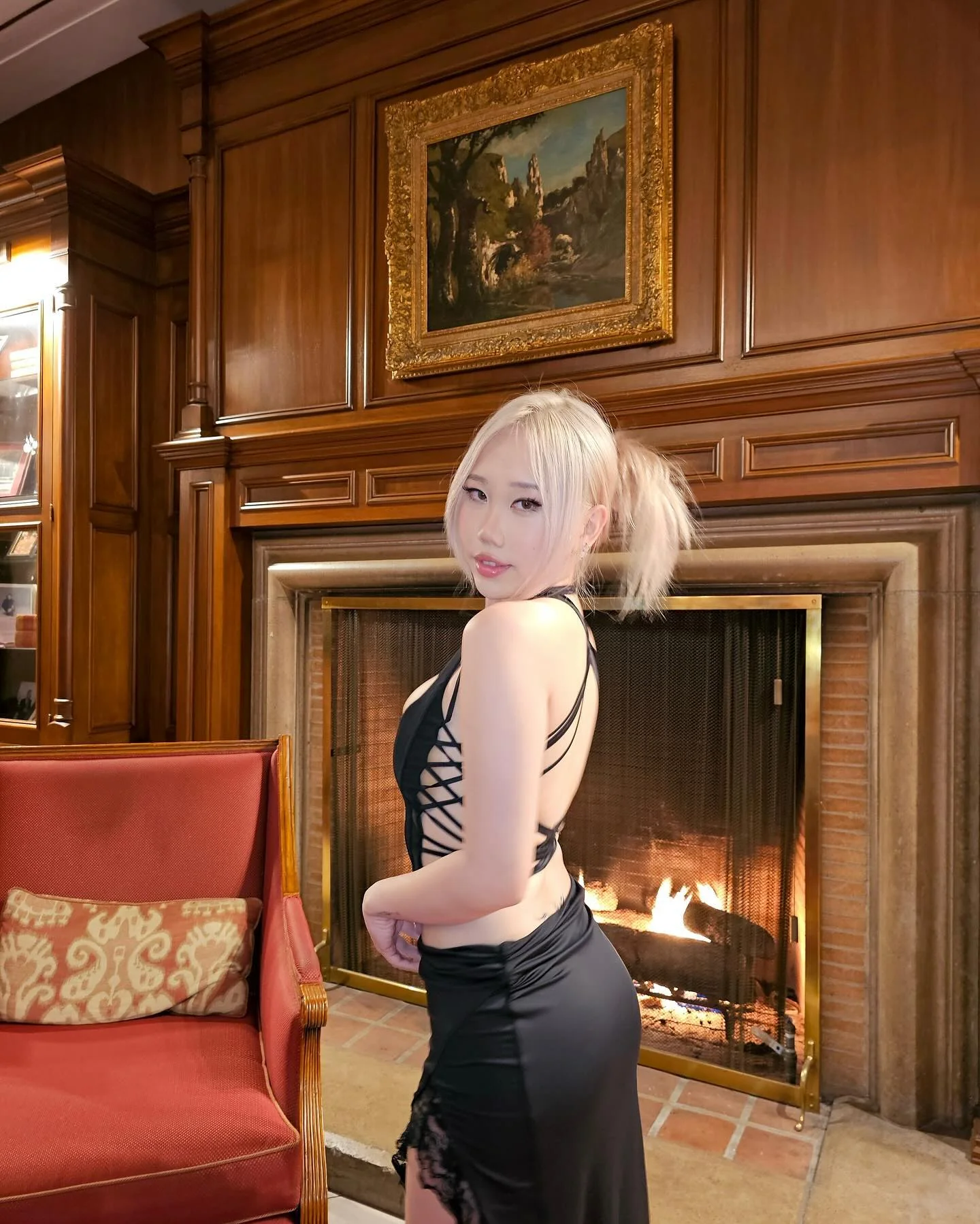 Asian blonde picture 4 of 7