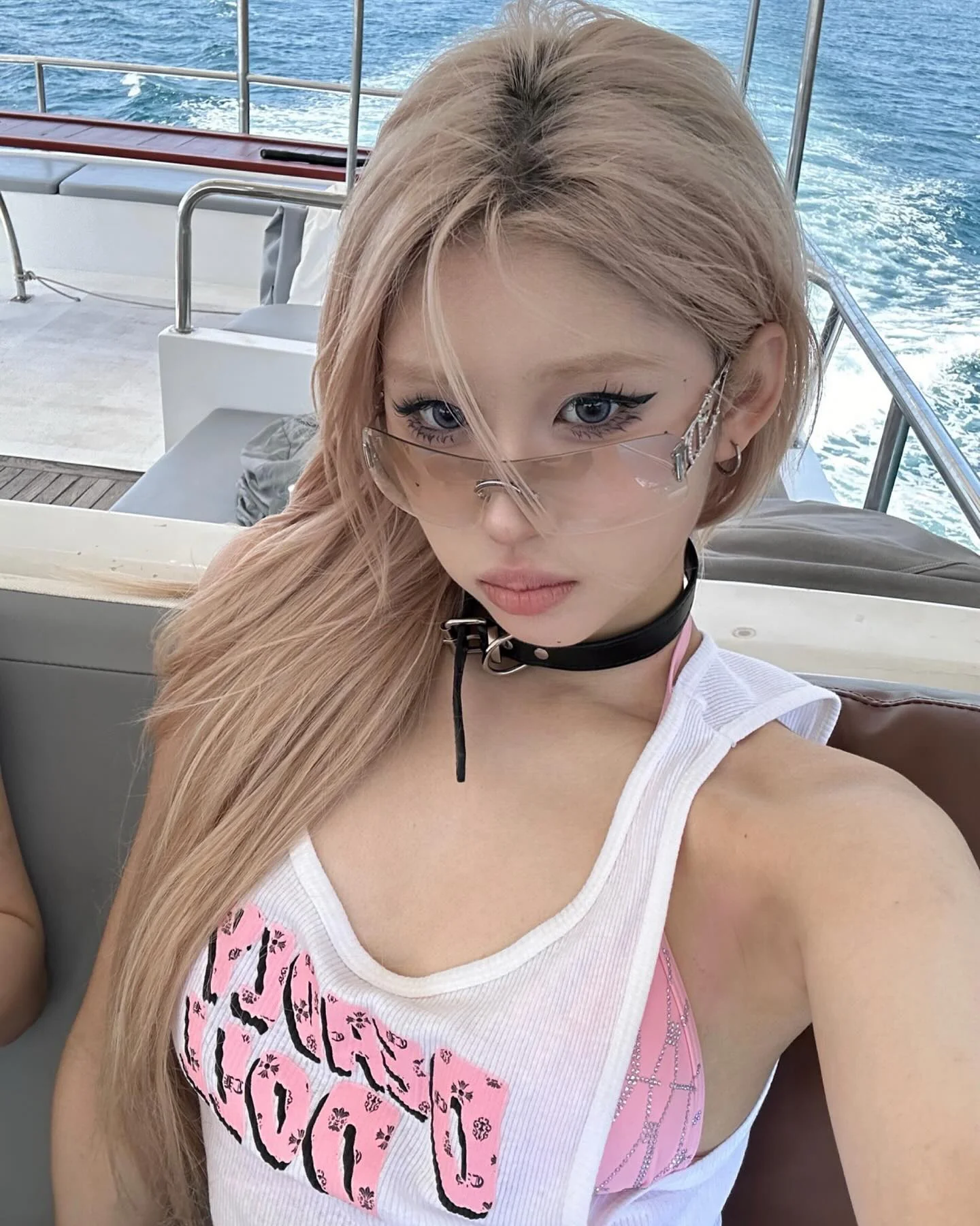 Asian blonde picture 1 of 2