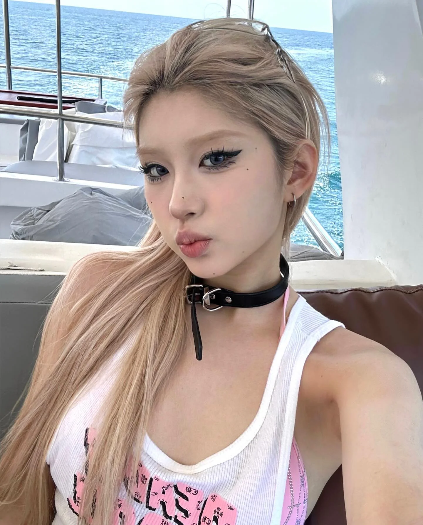 Asian blonde picture 2 of 2