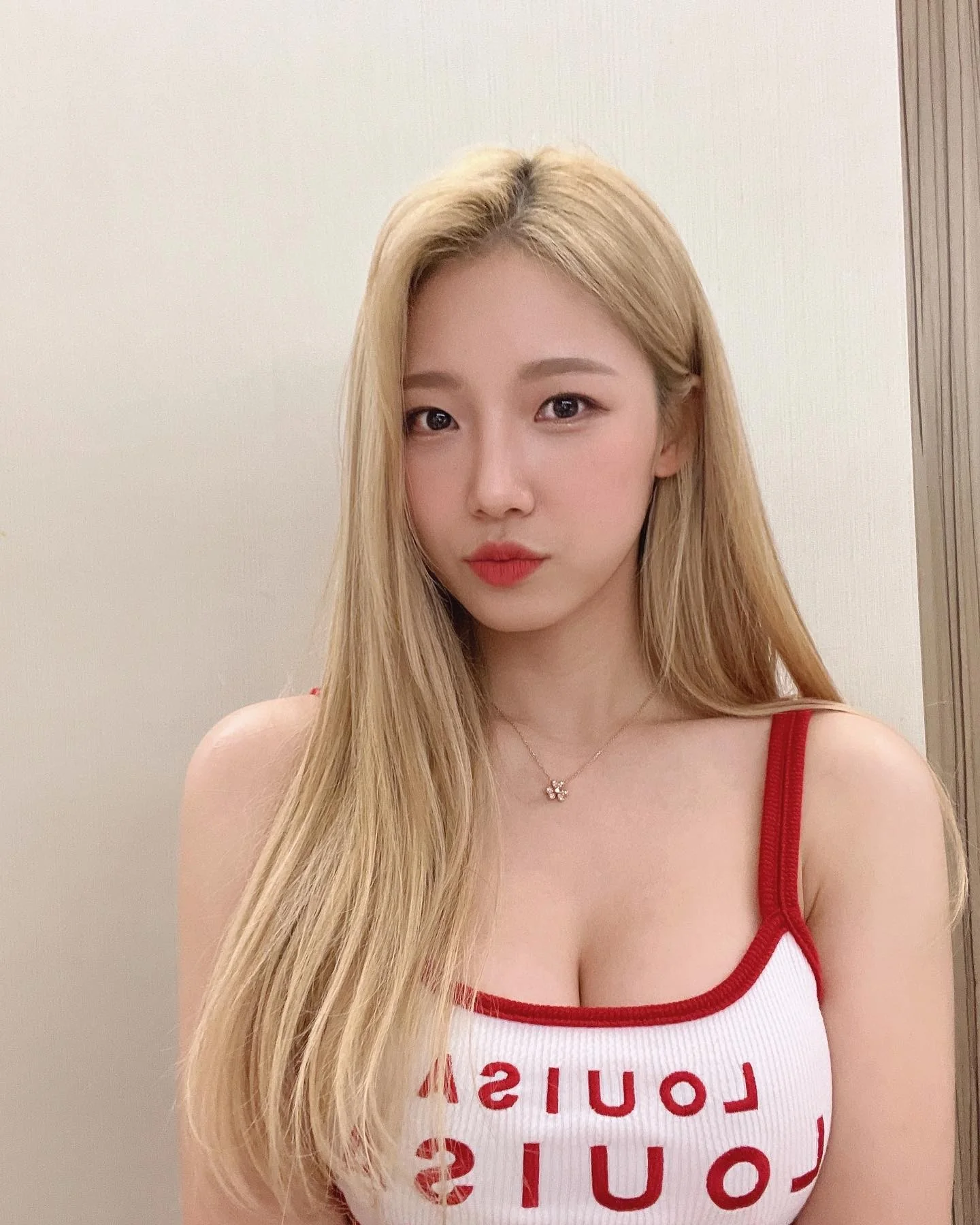 Asian blonde picture 2 of 2