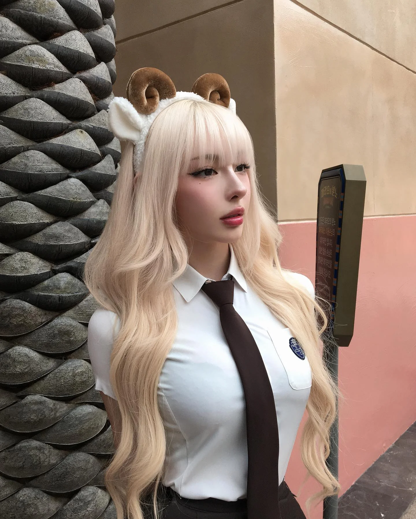 Asian blonde picture 3 of 3