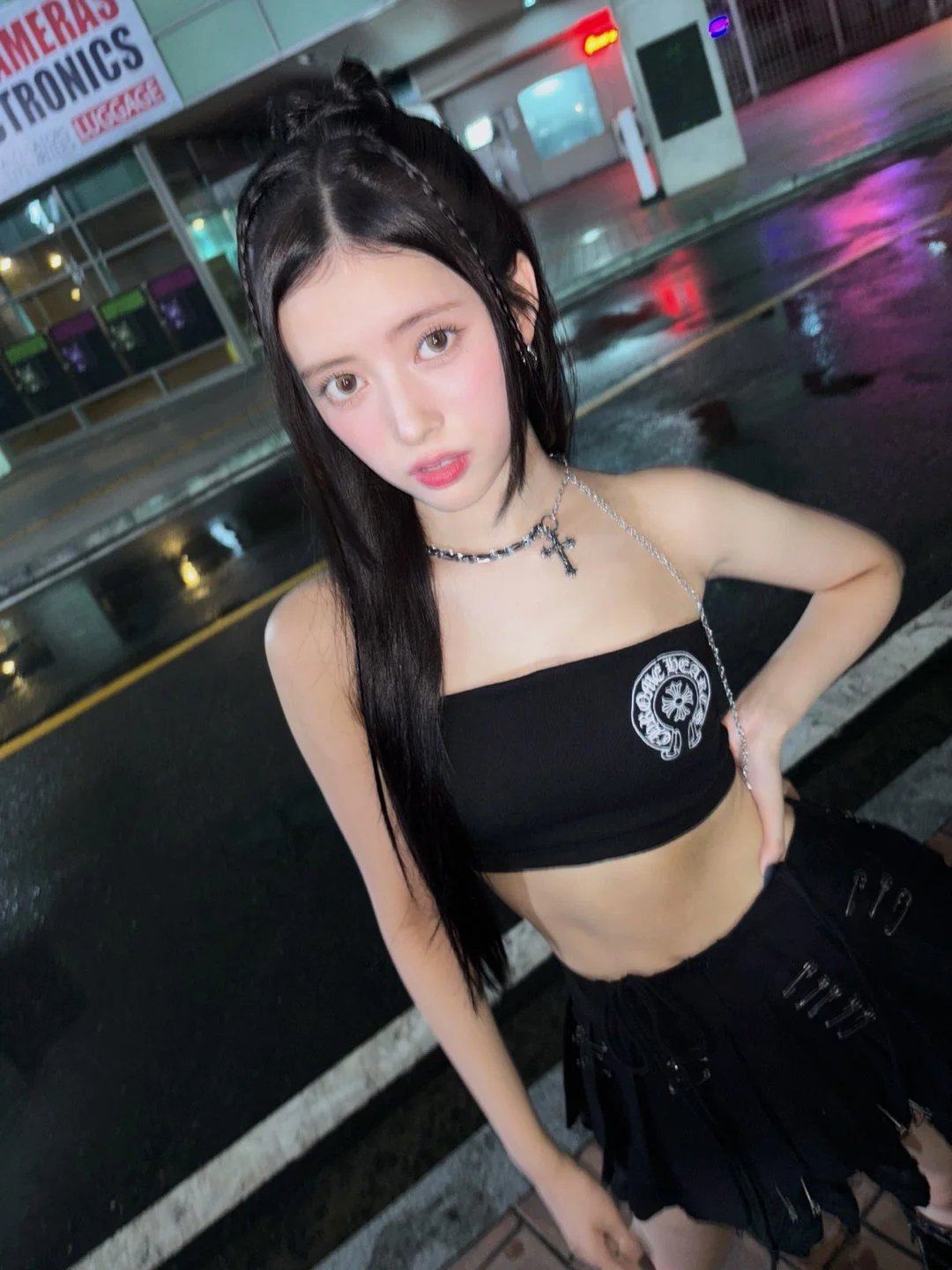 NiziU Rima picture 1 of 2