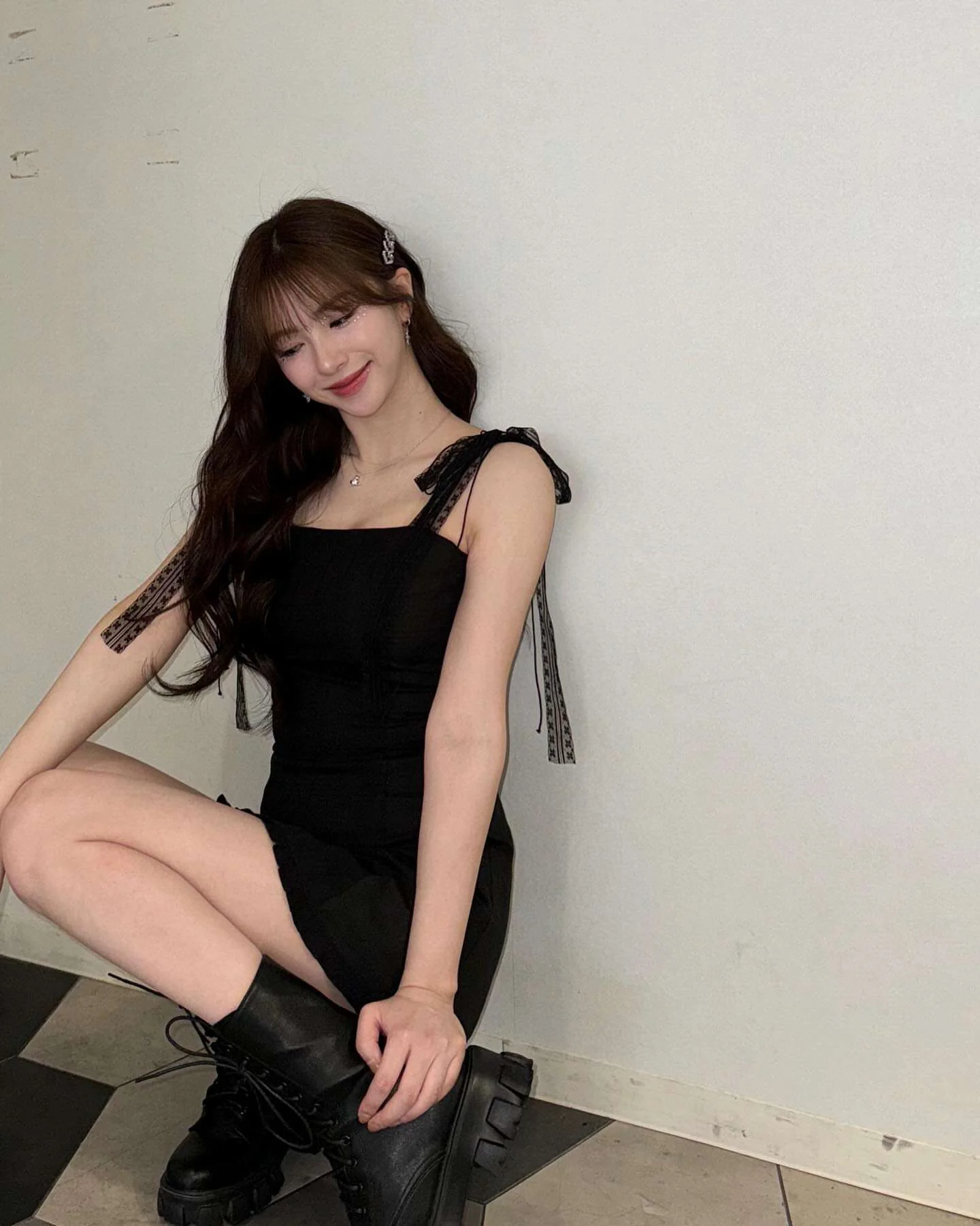 Cherry Bullet Jiwon picture 2 of 5