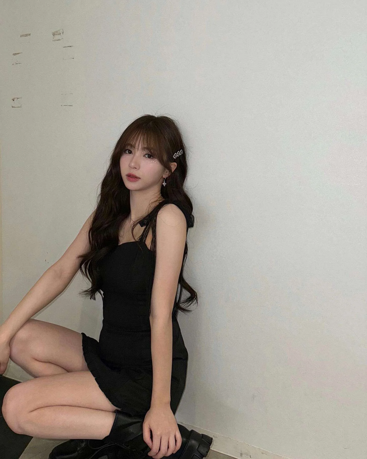 Cherry Bullet Jiwon picture 4 of 5