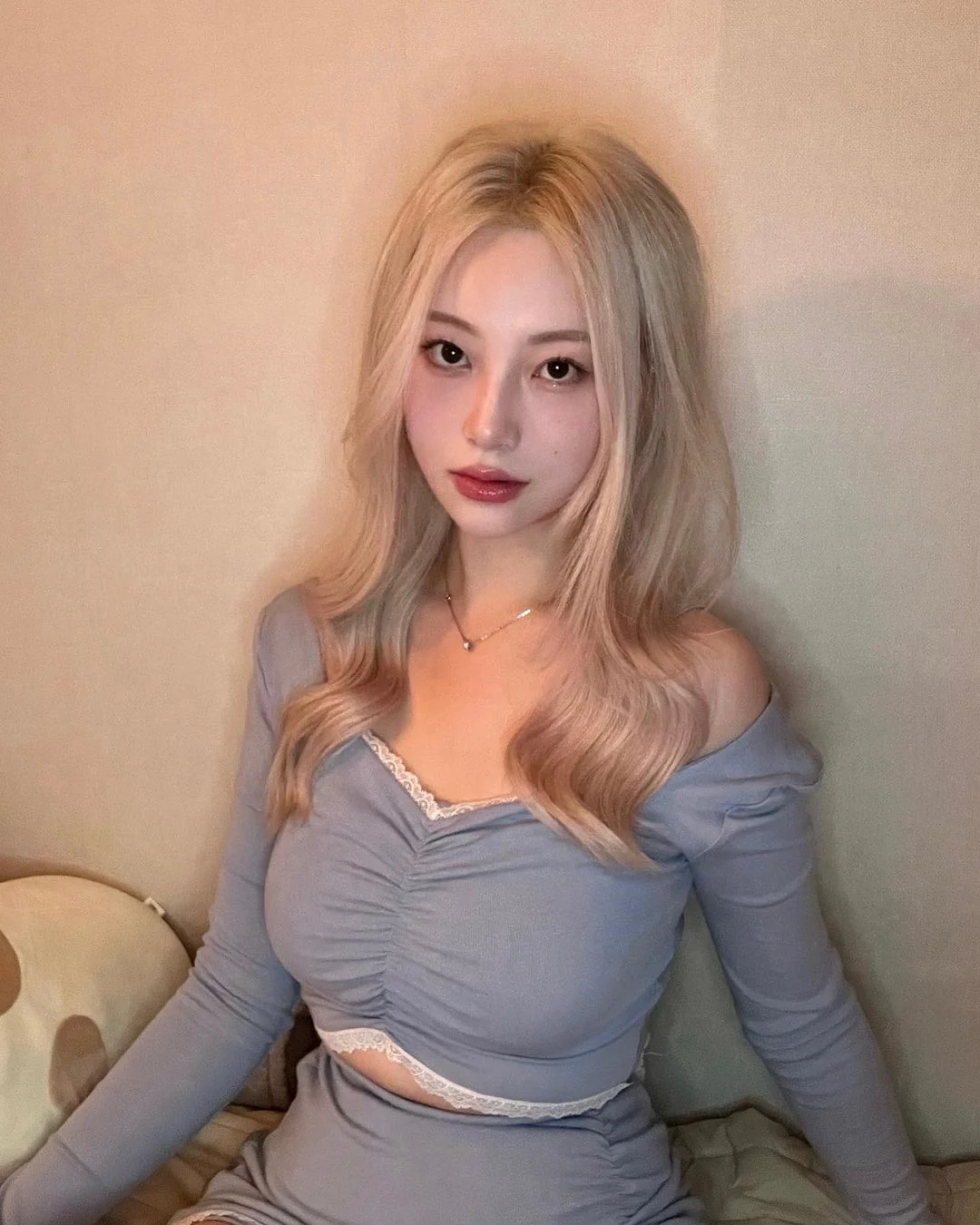 Asian blonde picture 1 of 5
