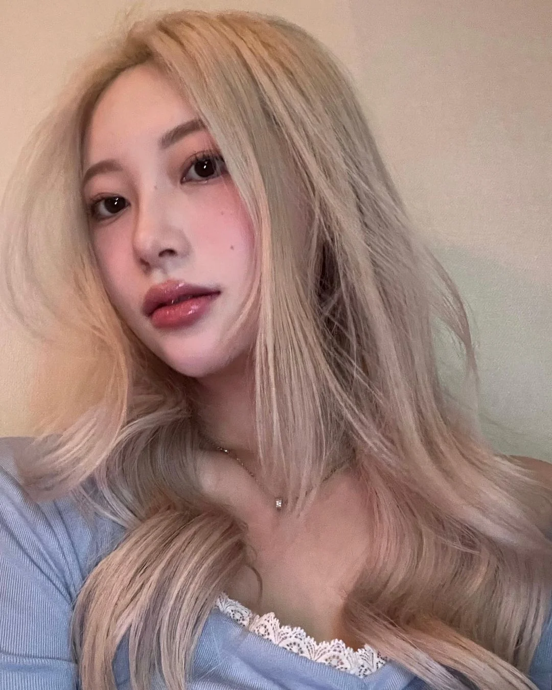 Asian blonde picture 3 of 5