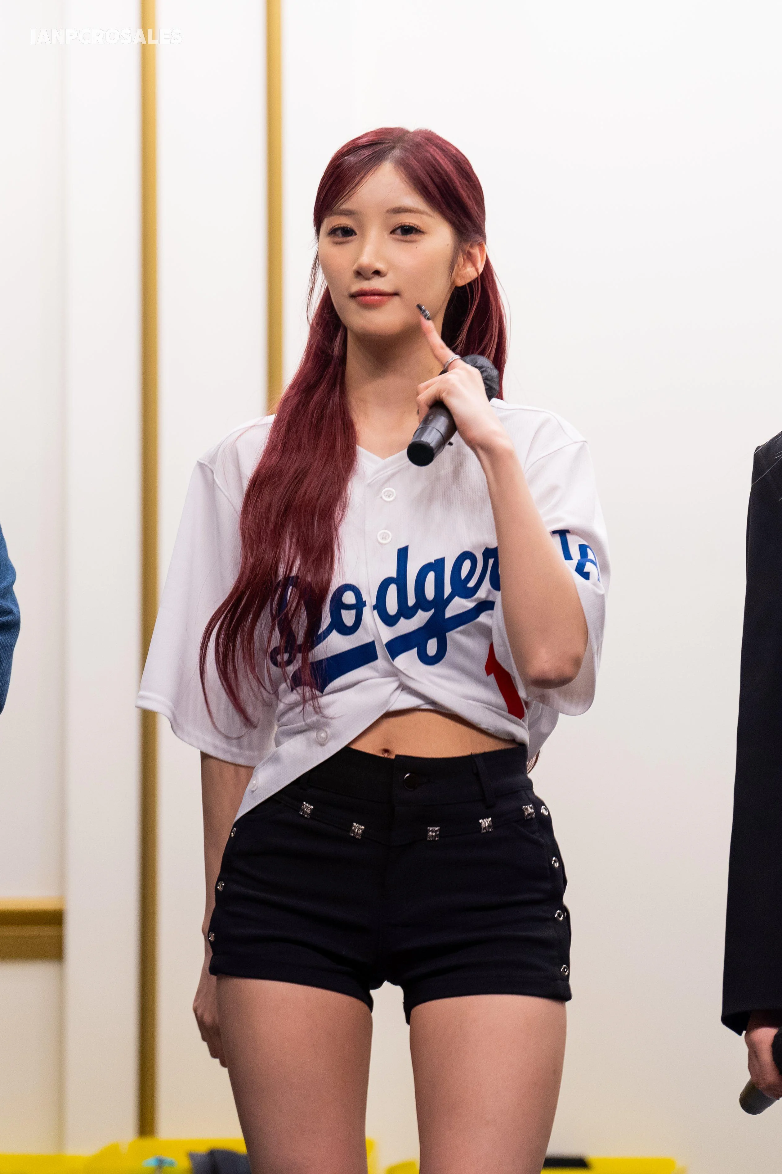 Purple Kiss Yuki picture 1 of 1