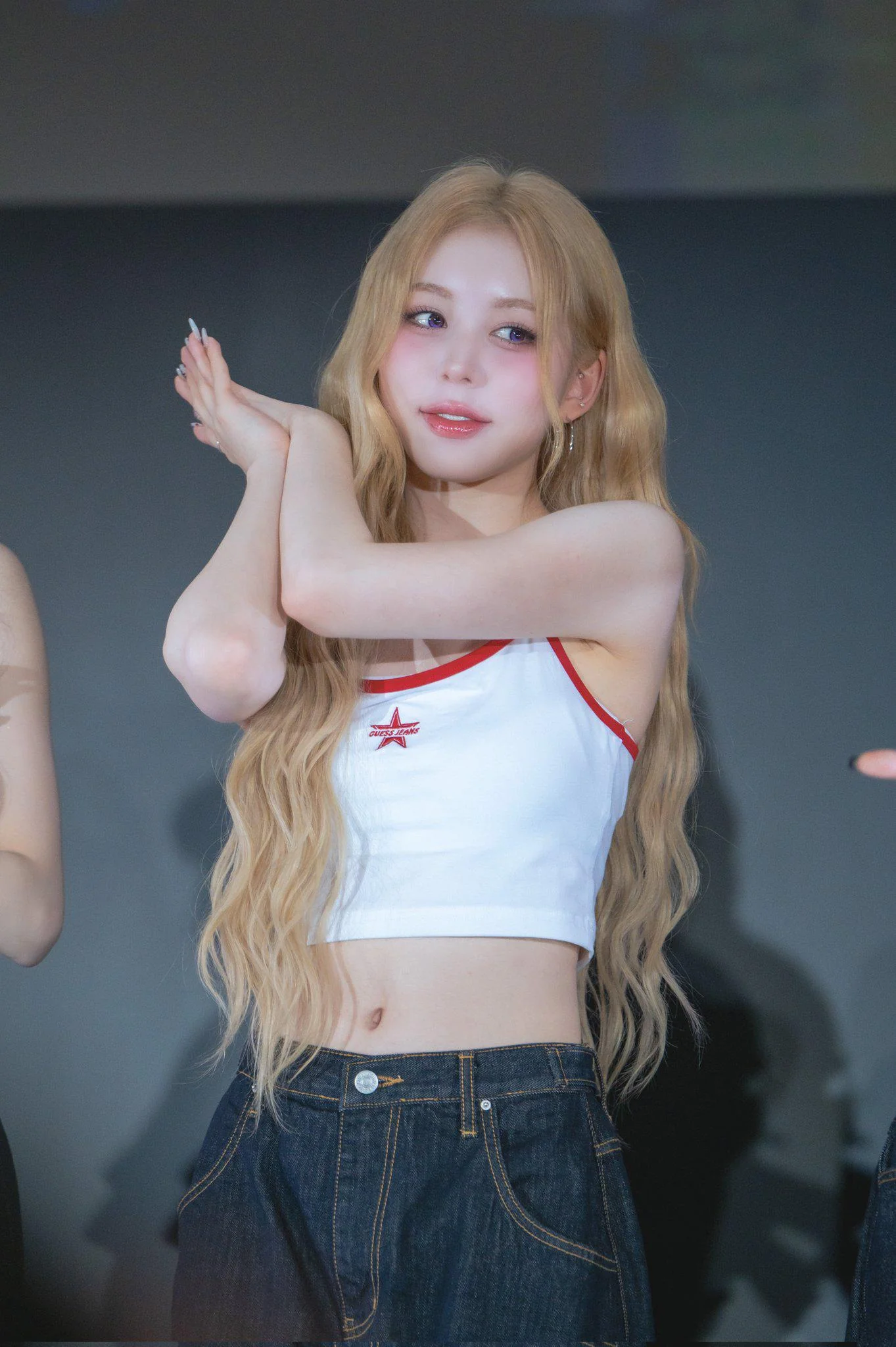 tripleS Hyerin picture 1 of 3