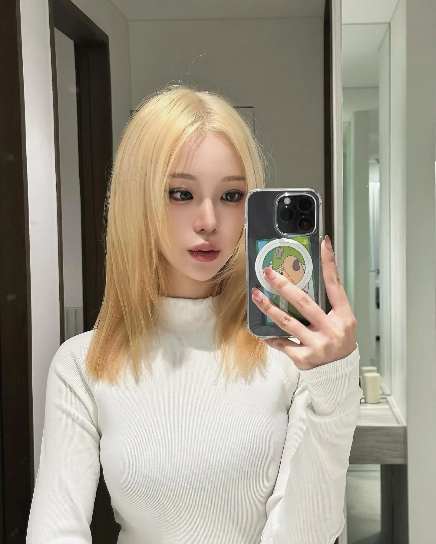 Asian blonde picture 1 of 2