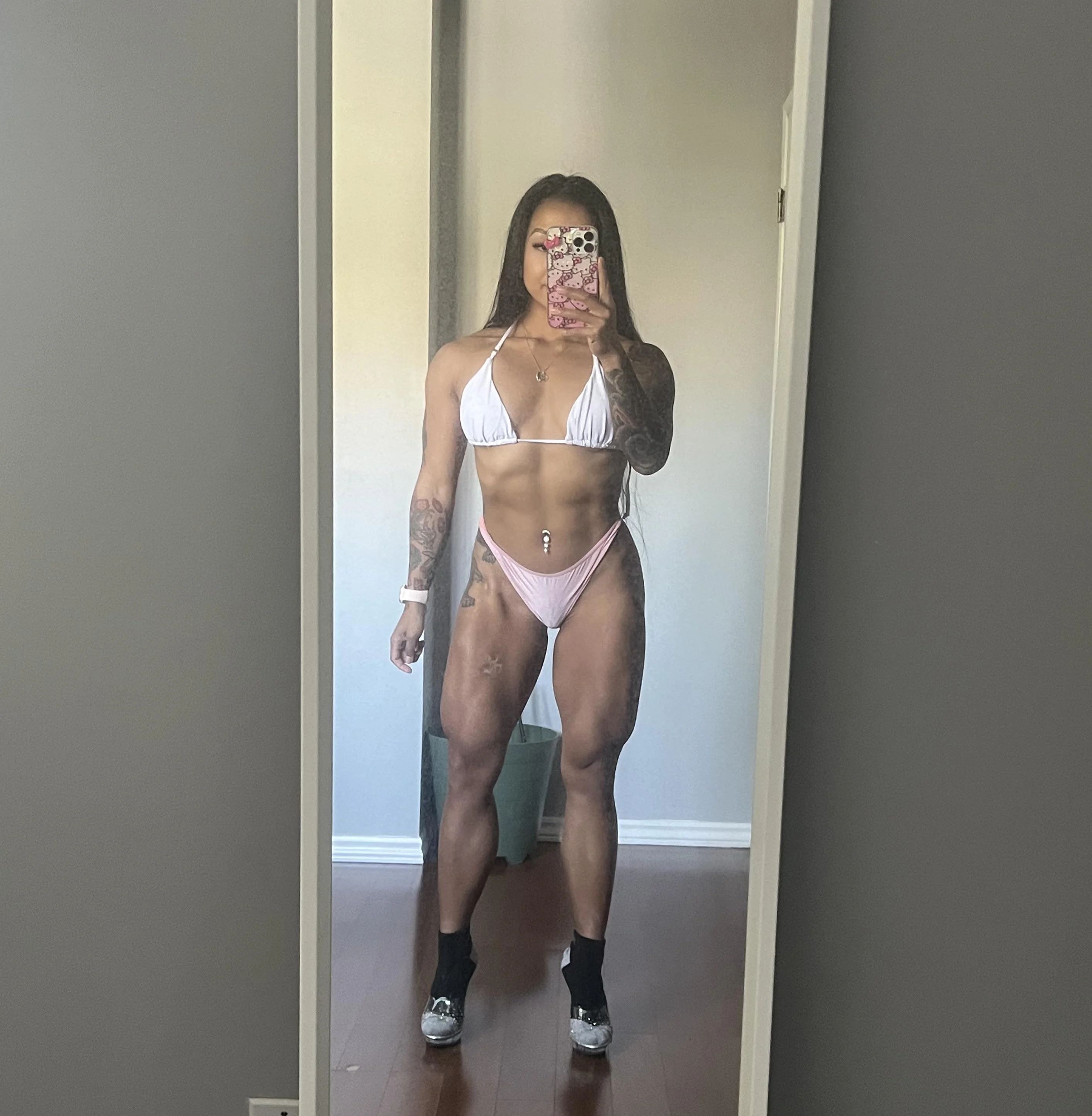 Posing practice picture 1 of 1