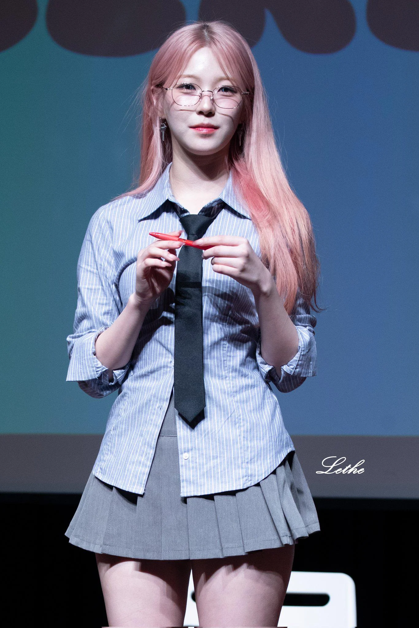 fromis_9 Jiheon picture 1 of 1